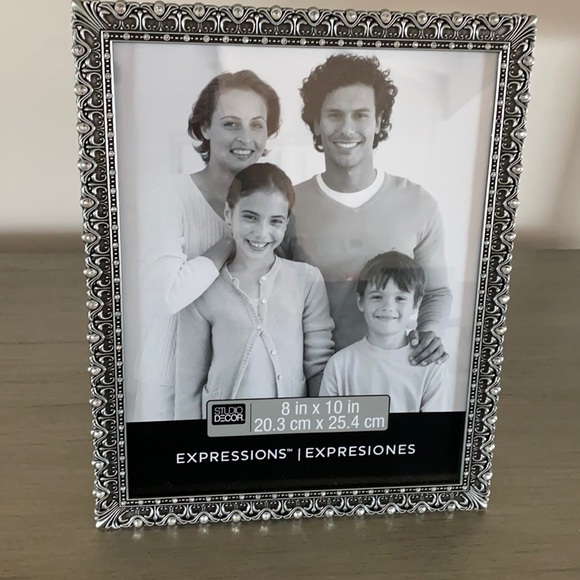 Studio Decor Other - Decor Studio Metal & Rhinestone 8 x 10 Frame.